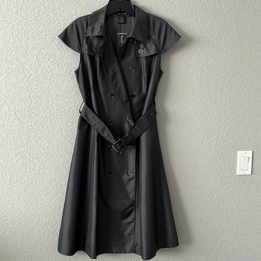 Faith & Zoe sleeveless trench style dress gray size 6
